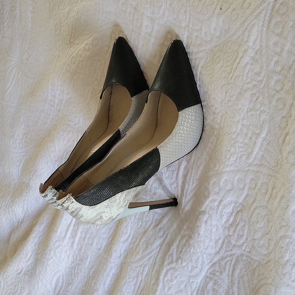 Heels - Picture 2 of 5